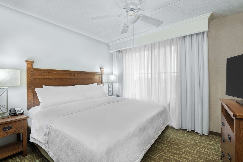 Suite, 1 King Bed, Non Smoking (1 Bedroom)