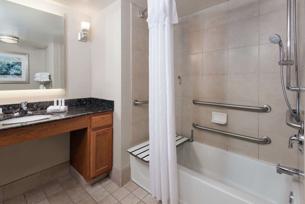 Suite, 2 Queen Beds, Accessible, Bathtub (Non Smoking)