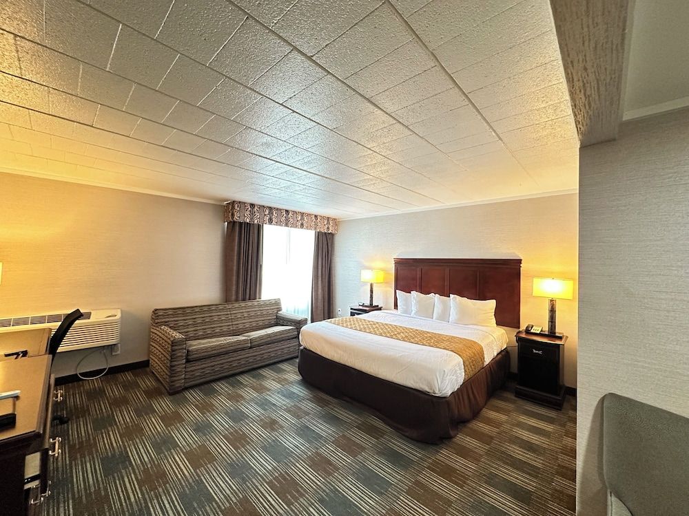 Suite, 1 King Bed and sofa bed, Non Smoking