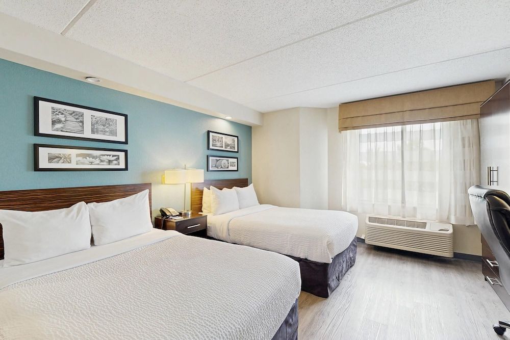 Suite, Multiple Beds, Accessible, Non Smoking