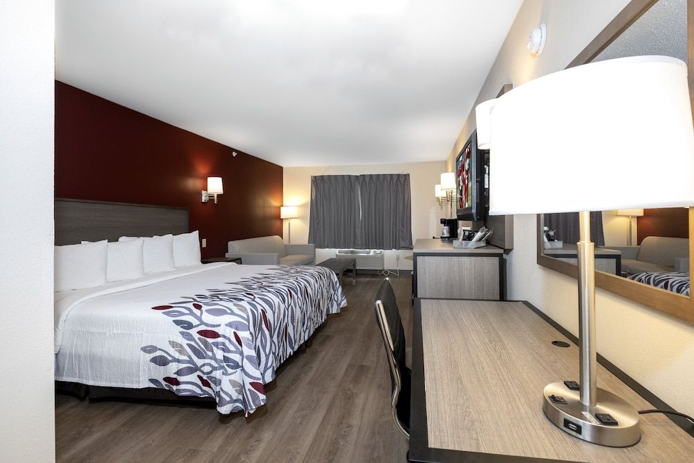 Red Roof Inn Clifton Park Superior Room, 1 King Bed (Smoke Free)