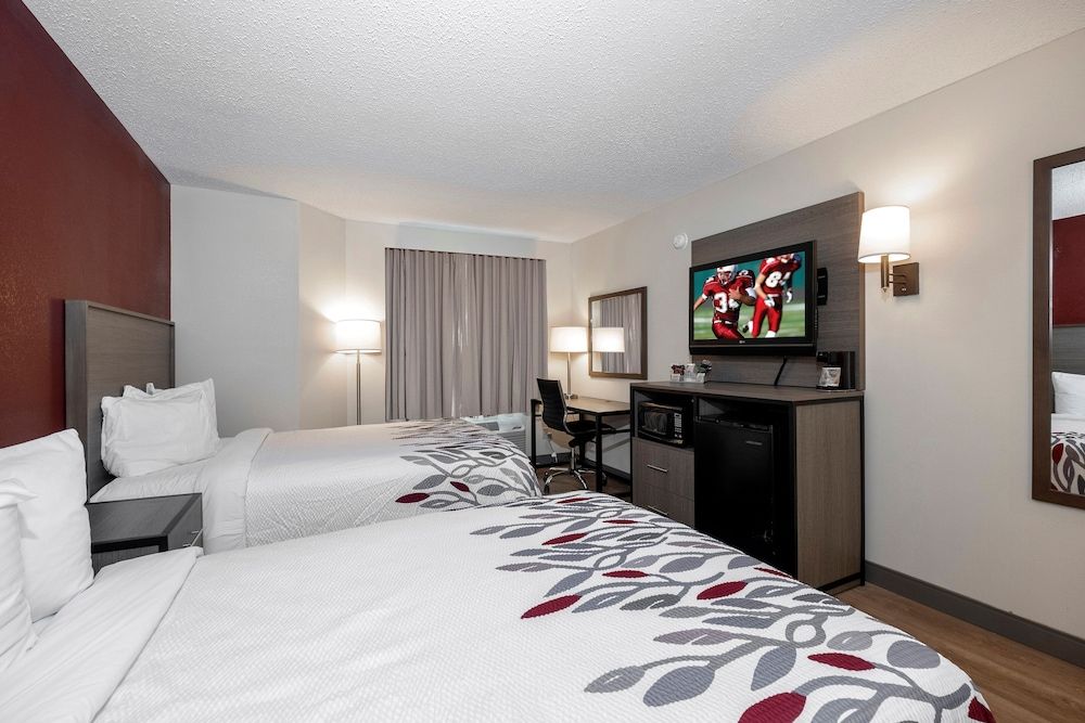 Red Roof Inn Clifton Park Deluxe Room, 2 Double Beds (Smoke Free) 2