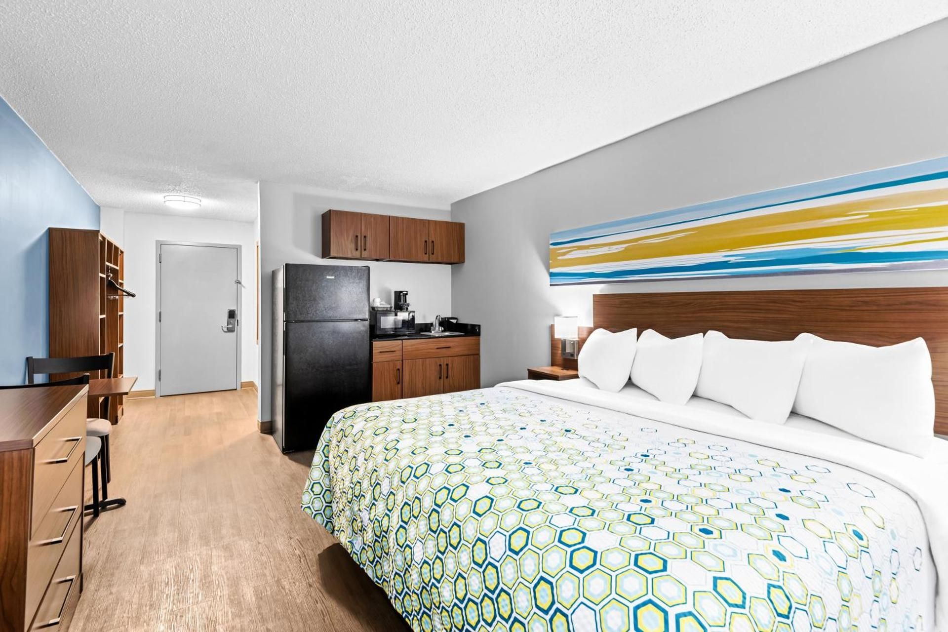 Suite King Room Kitchenette Non-Smoking