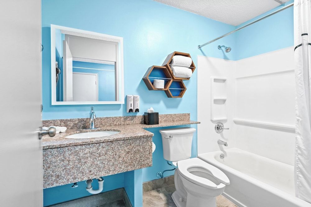 HomeTowne Studios by Red Roof & Conference Center Cortland Studio, 2 Double Beds, Non Smoking 5