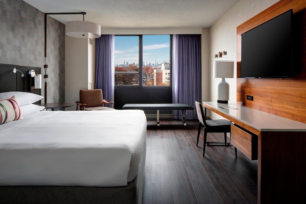 Room, 1 King Bed (Mobility Accessible, Roll-In Shower)