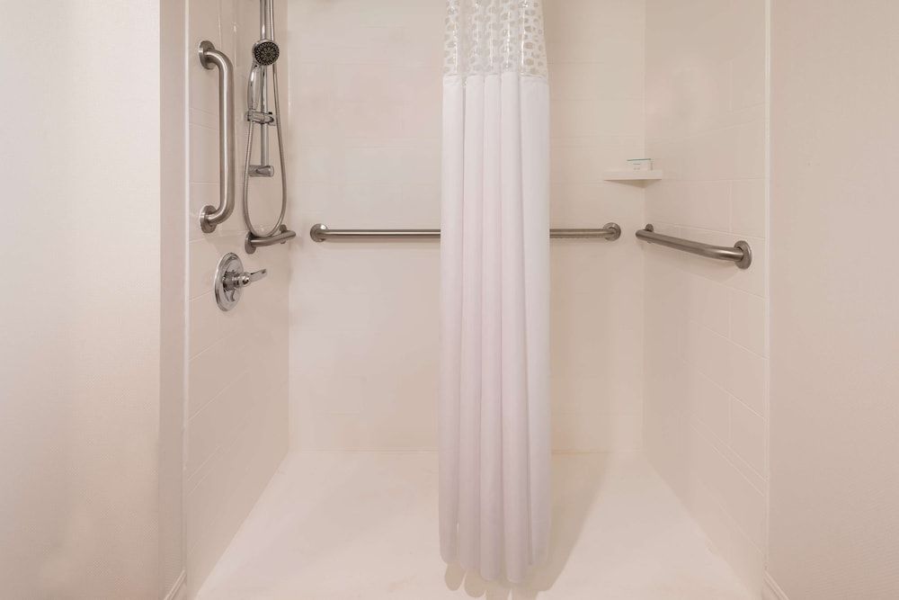 Room, Accessible, Non Smoking (1 Full Bed Hearing Acc/Roll in Shower)