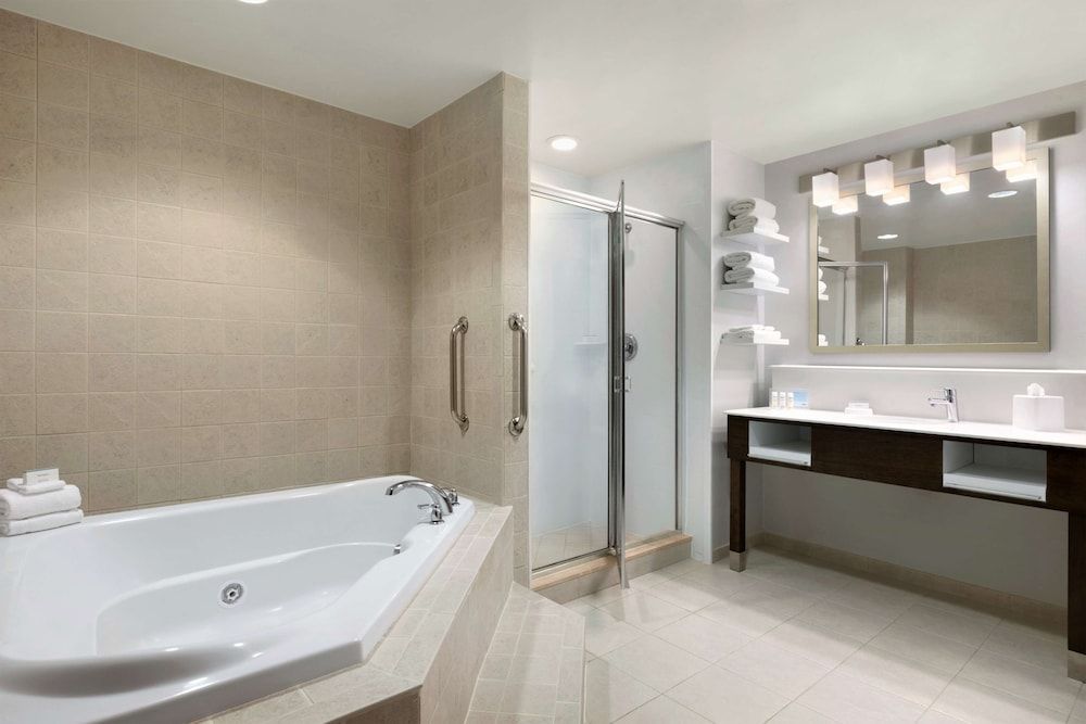 Suite, 1 King Bed
