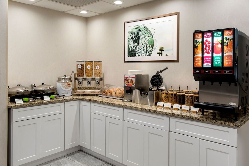 undefined Fairfield Inn by Marriott LaGuardia Airport/Flushing 4