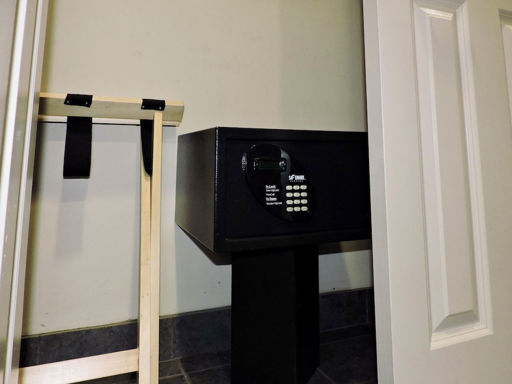 undefined Marco LaGuardia Hotel 8