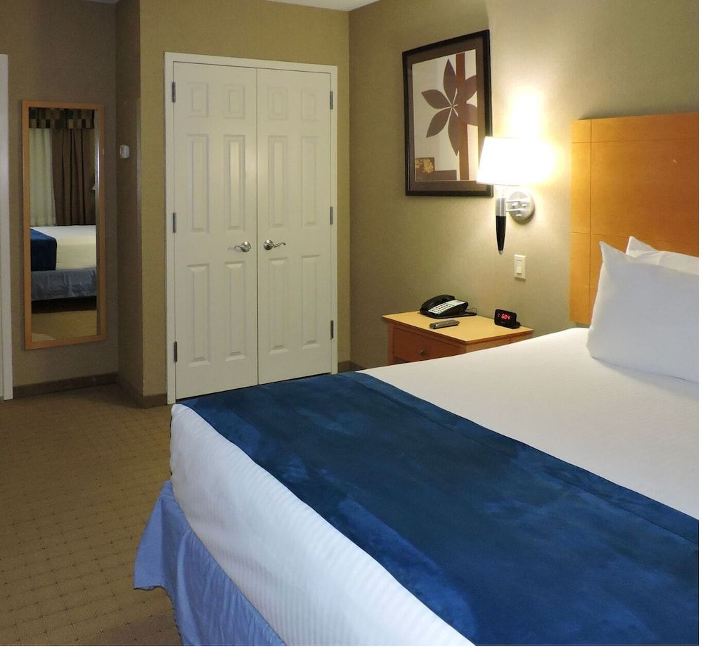 undefined Marco LaGuardia Hotel 4