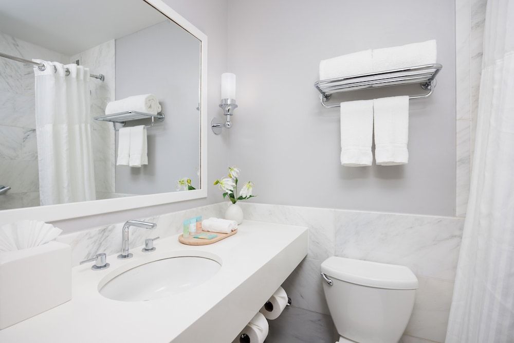 The Andrew Hotel Signature Double Room, 2 Double Beds 3