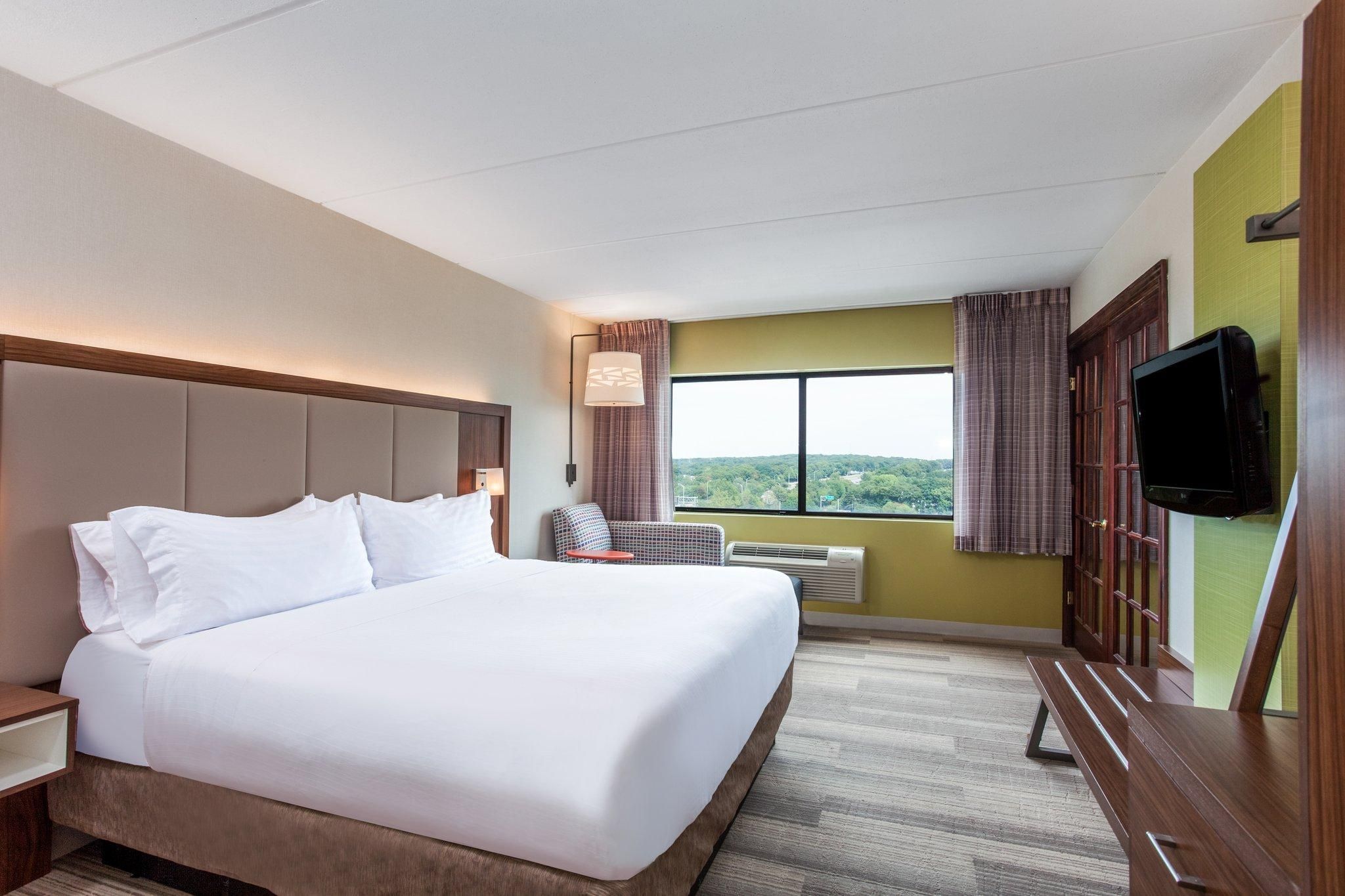 2 Room King Jacuzzi Suite Non-Smoking