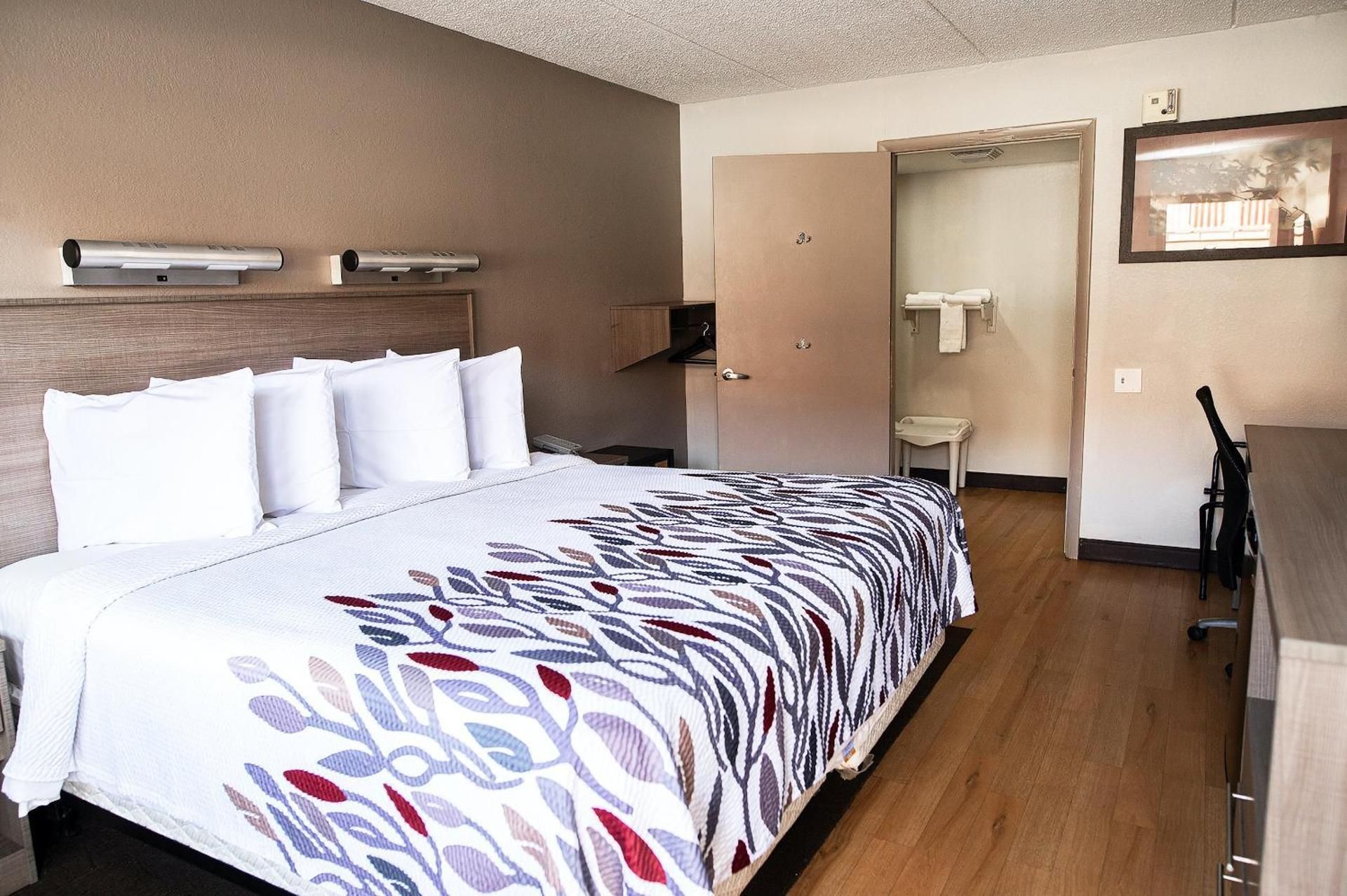 ADA Accessible Superior King Smoke Free