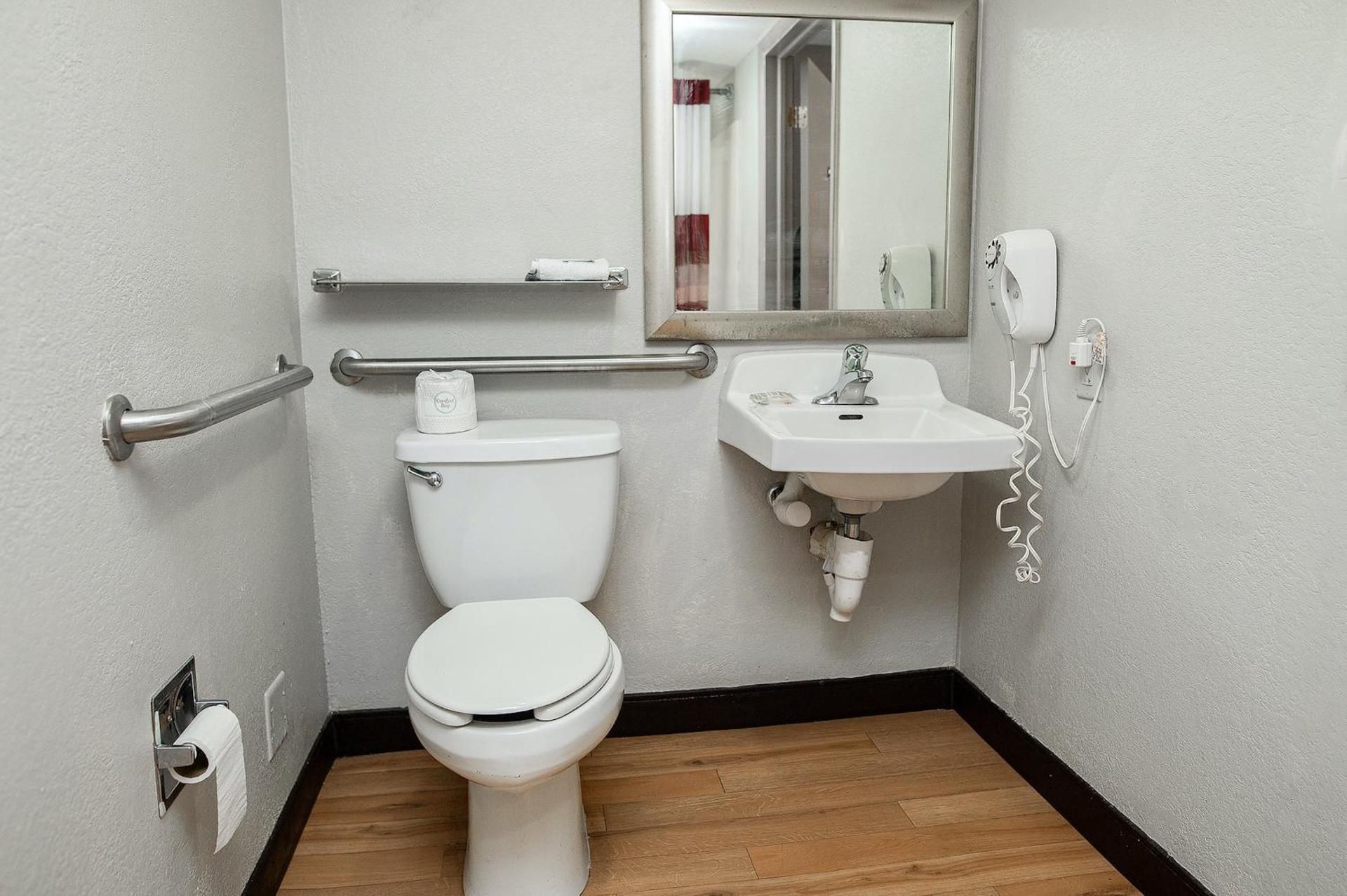 ADA Accessible Superior King Smoke Free