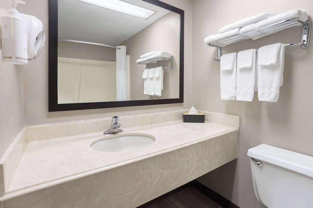 Suite, 1 Bedroom, Non Smoking (1 King Bed)