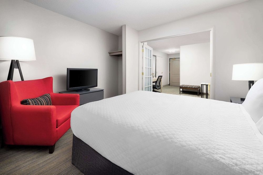 Room, 1 Queen Bed, Accessible, Non Smoking (Roll-in Shower)