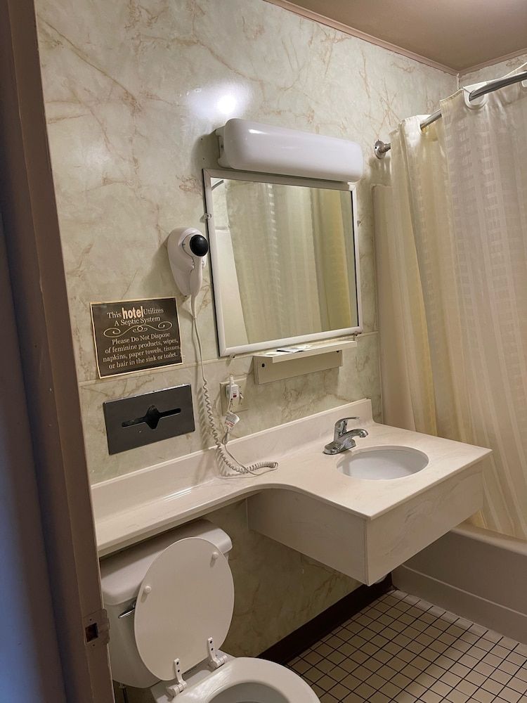 Travel Inn Horseheads Standard Room, 2 Double Beds, Non Smoking 3