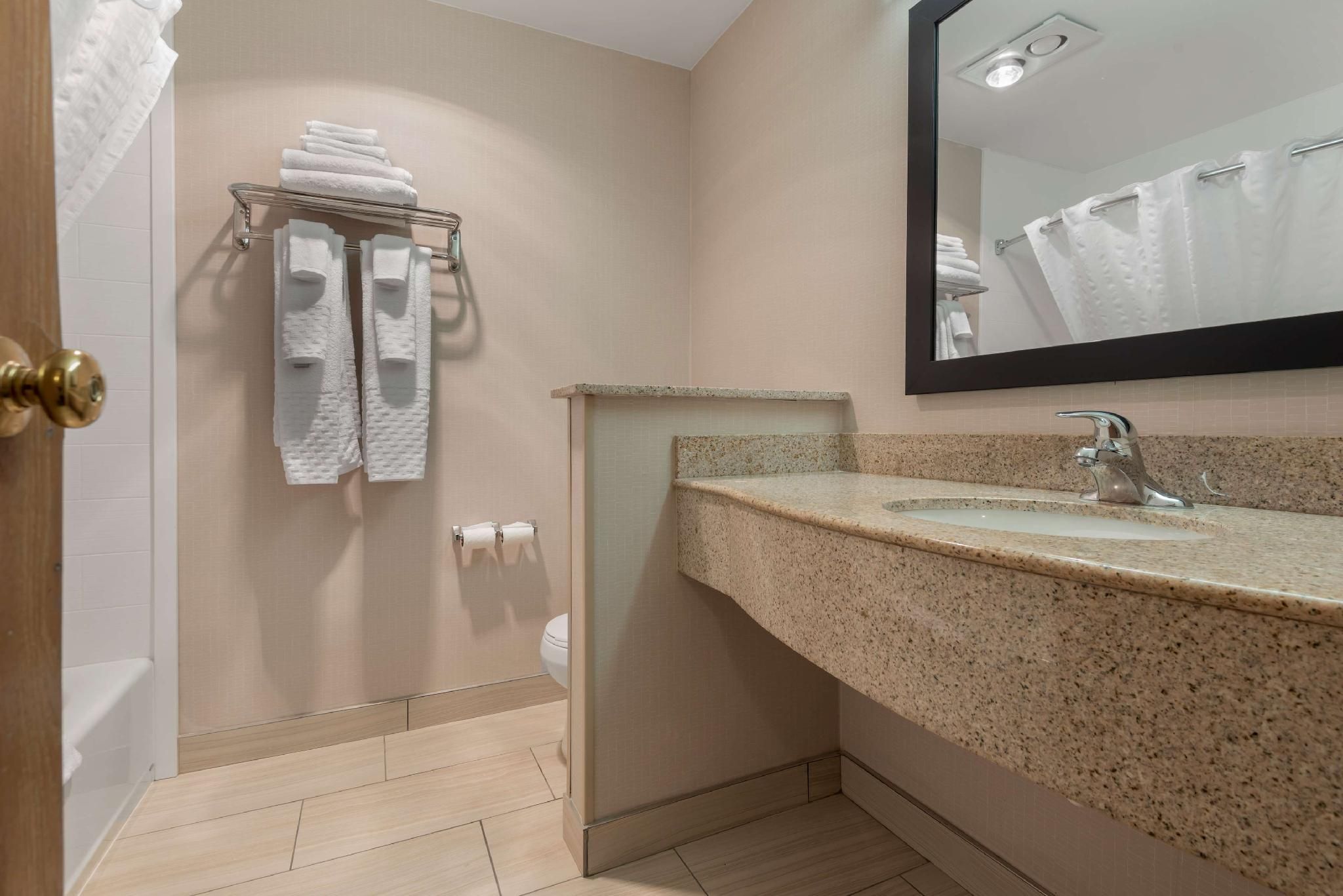 Best Western University Inn 1 Double Bed, Nonsmoking, Shower Only 2