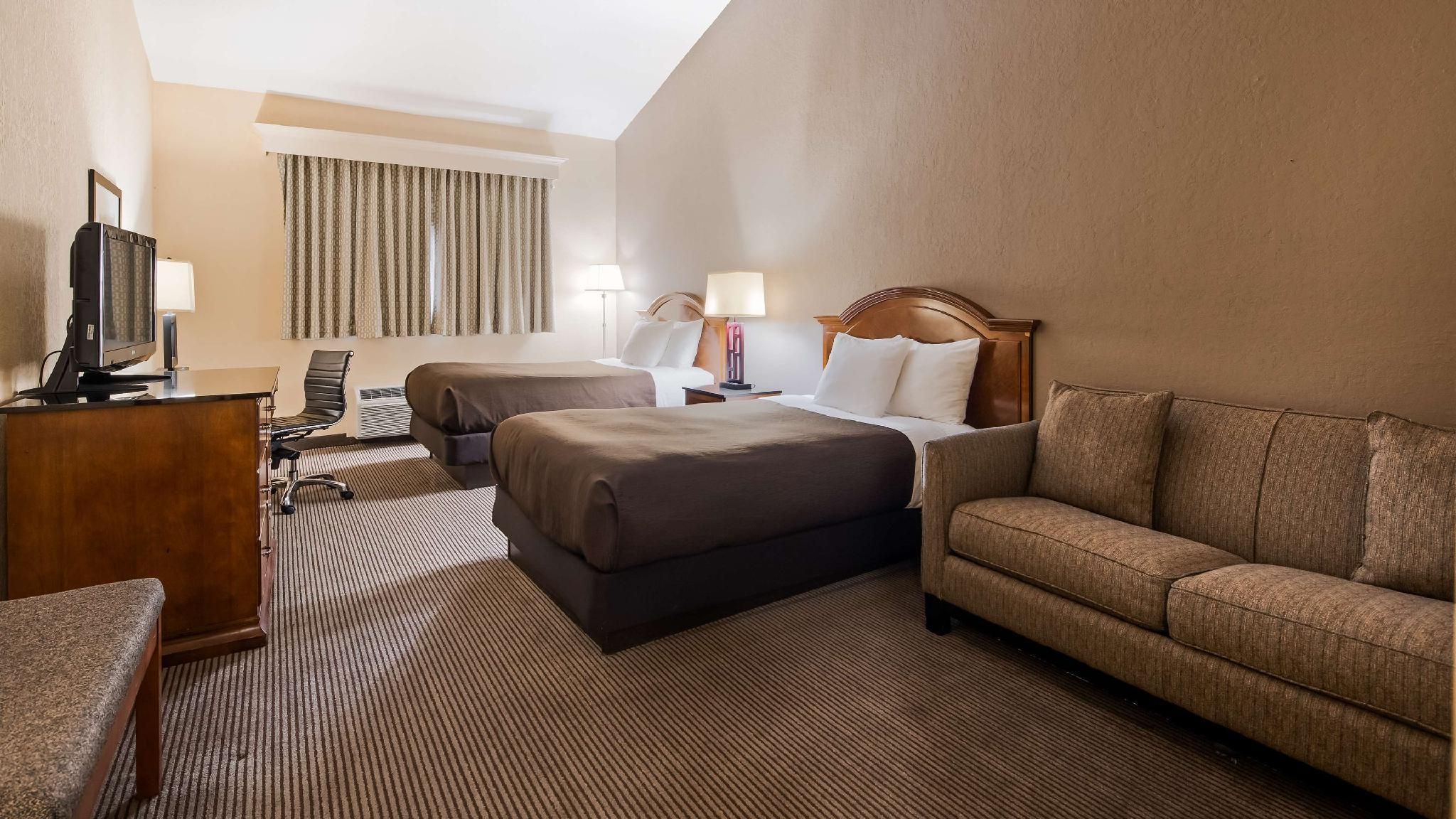 2 Double Beds