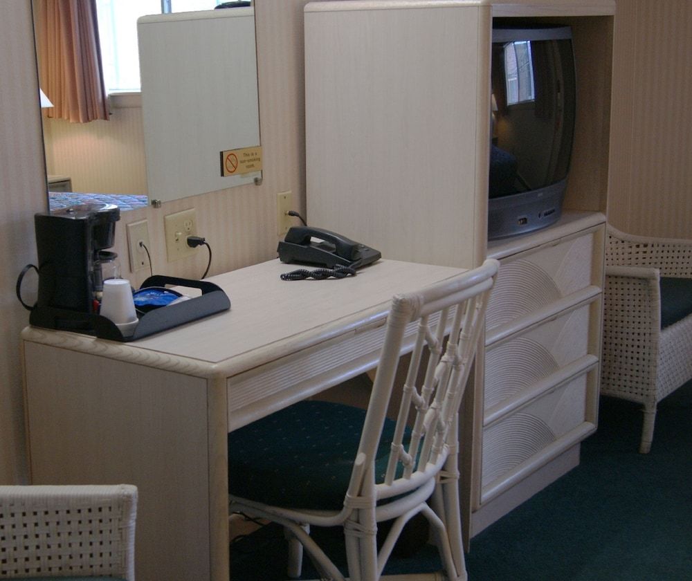 Meadow Court Inn Standard Room, 2 Double Beds 4