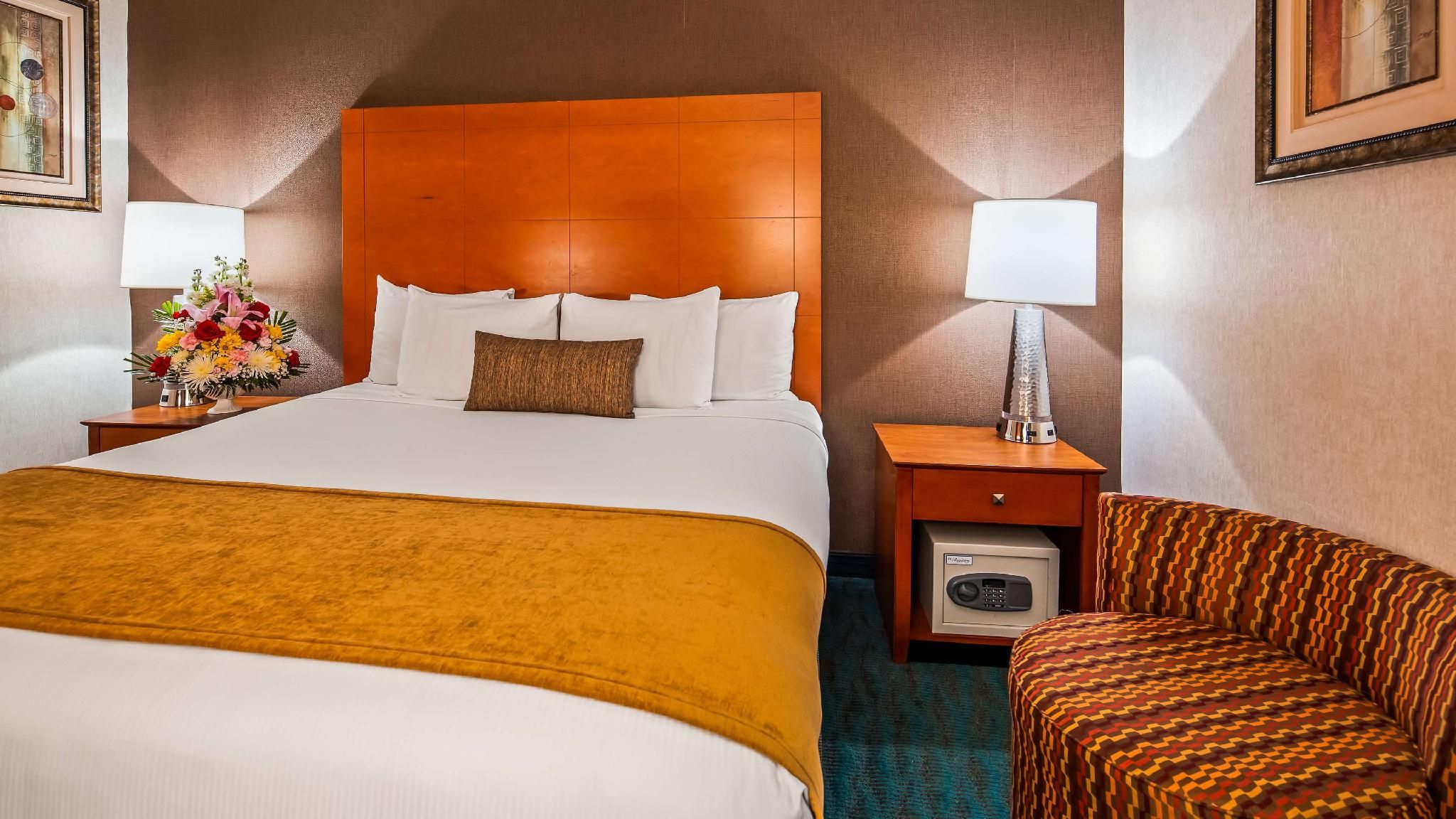 Accessibility - 1 King Bed, Bathtub, Nonsmoking