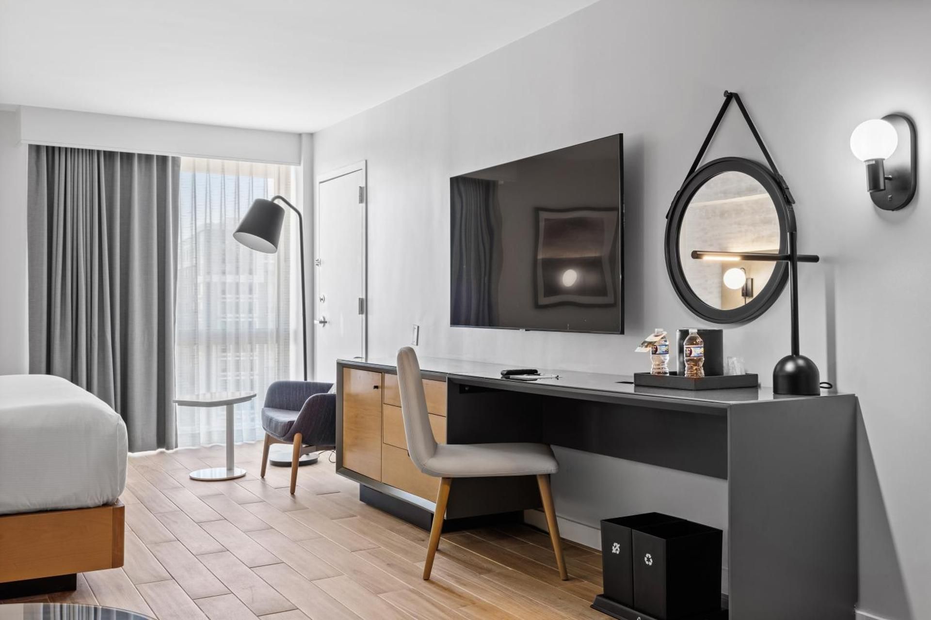 undefined DoubleTree by Hilton New York JFK Airport 4