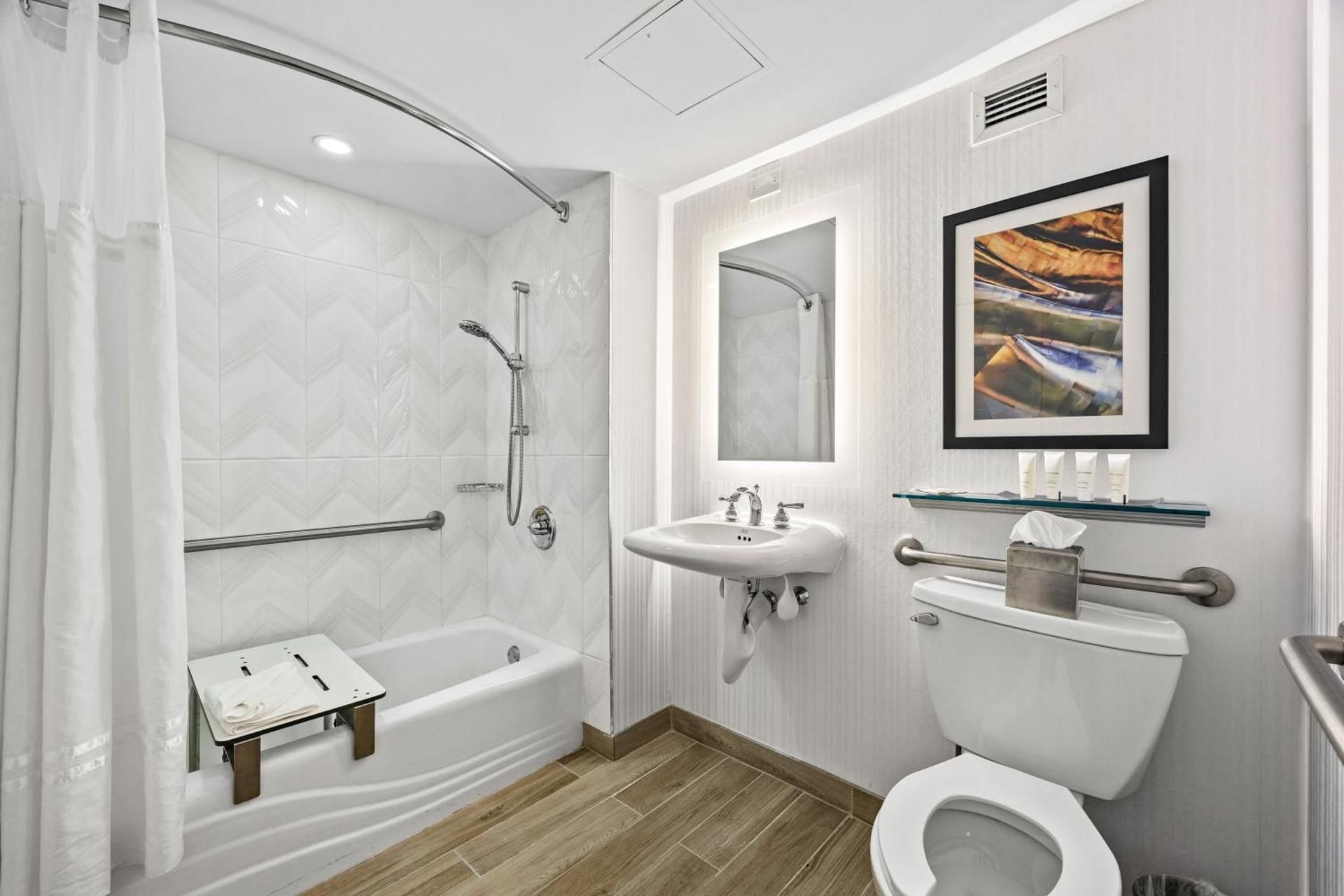 undefined DoubleTree by Hilton New York JFK Airport 9