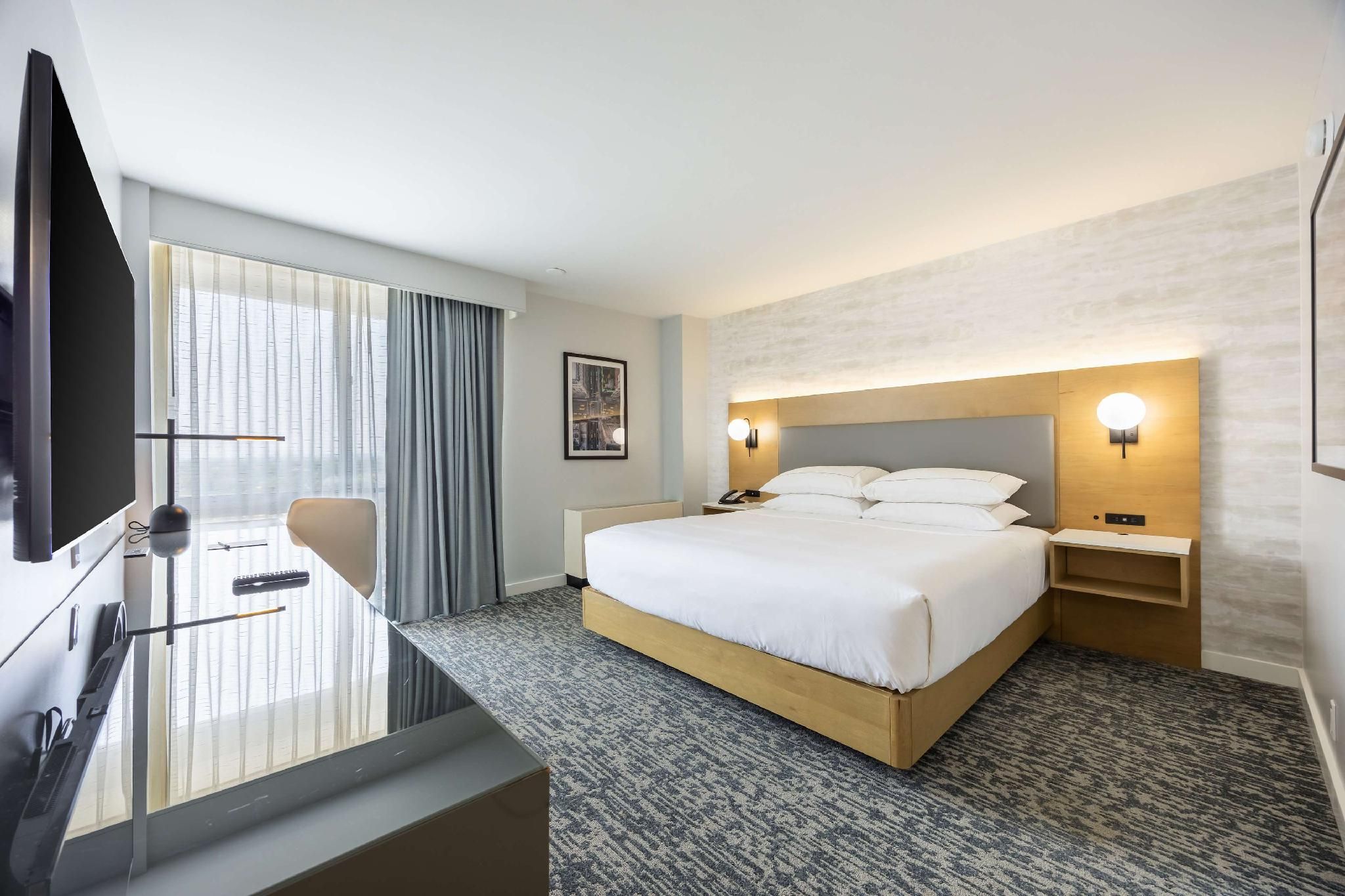 undefined DoubleTree by Hilton New York JFK Airport 8