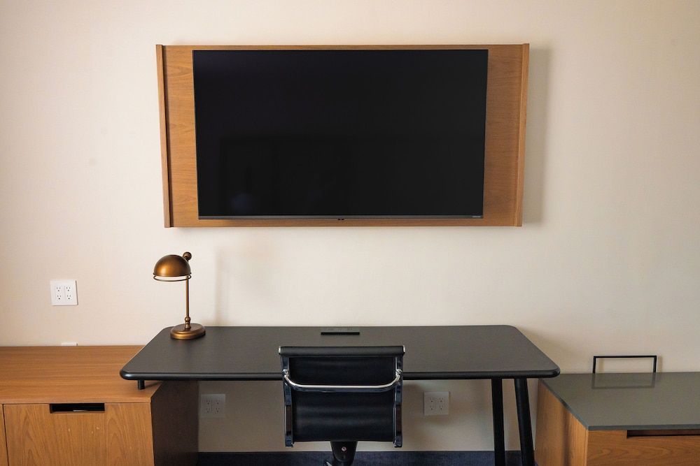 Fairfield Inn by Marriott JFK Airport Room, 1 King Bed 4