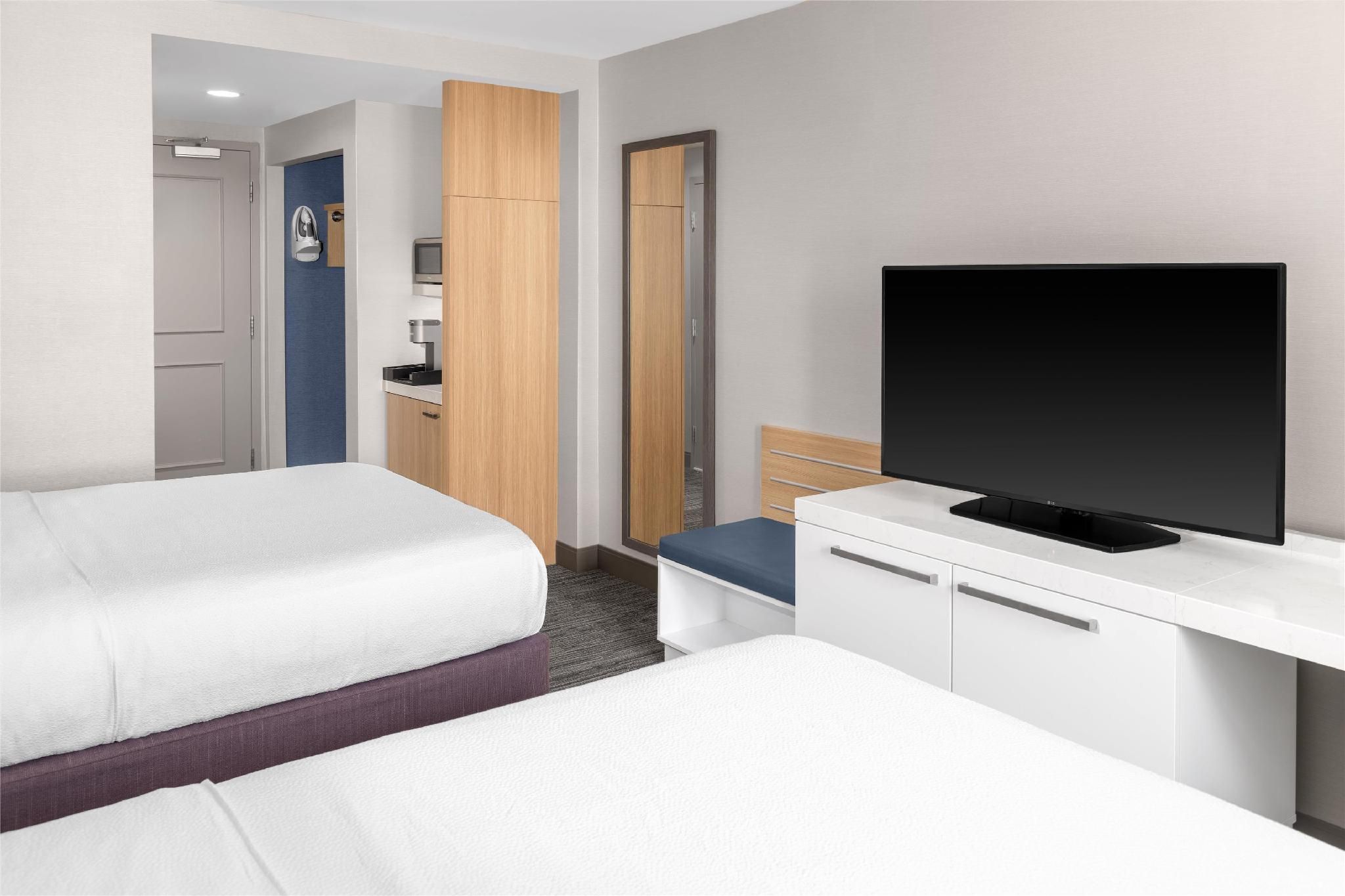 undefined Hilton Garden Inn Queens/JFK Airport 3