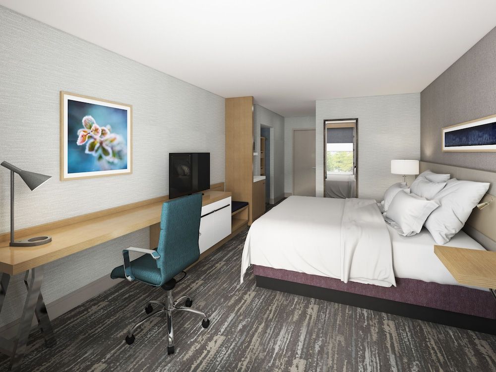 Hilton Garden Inn Queens/JFK Airport Standard Room 9