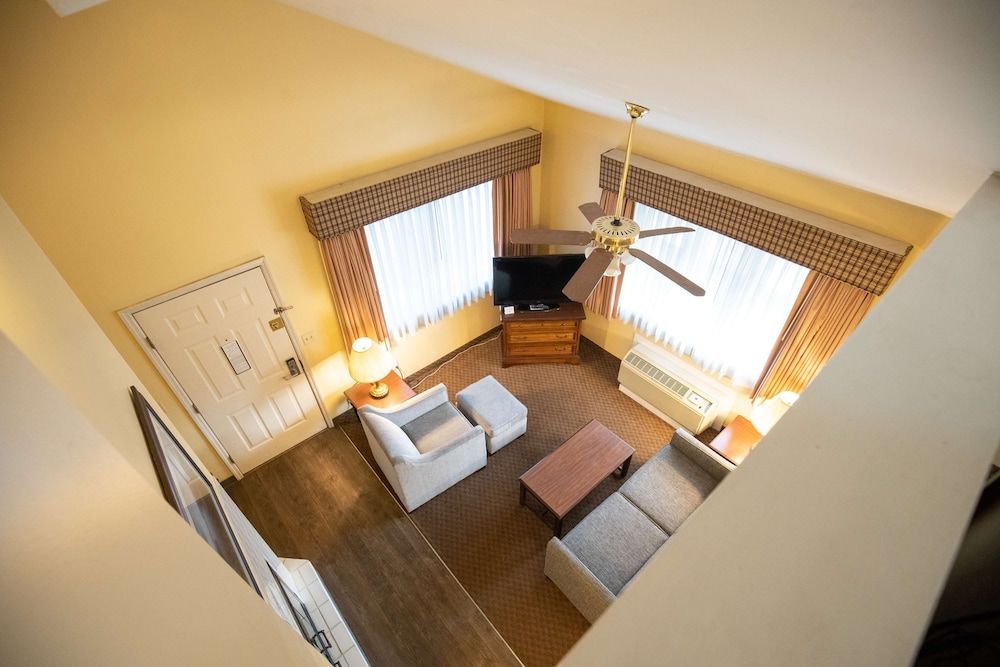 Best Western of Lake George Suite, Multiple Beds, Non Smoking, Fireplace (with Sofabed) 12