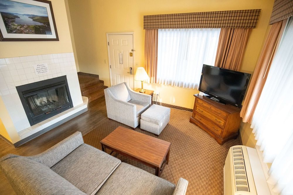 Best Western of Lake George Suite, Multiple Beds, Non Smoking, Fireplace (with Sofabed) 11