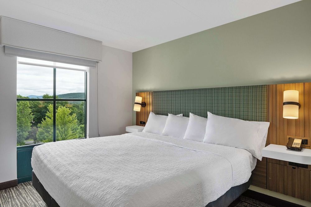 Suite, One King Bed, Non-Smoking