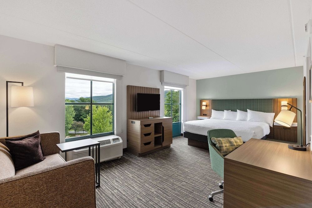 Suite, One King Bed, Non-Smoking