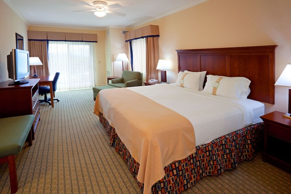 Standard Room, 1 King Bed with Sofa bed