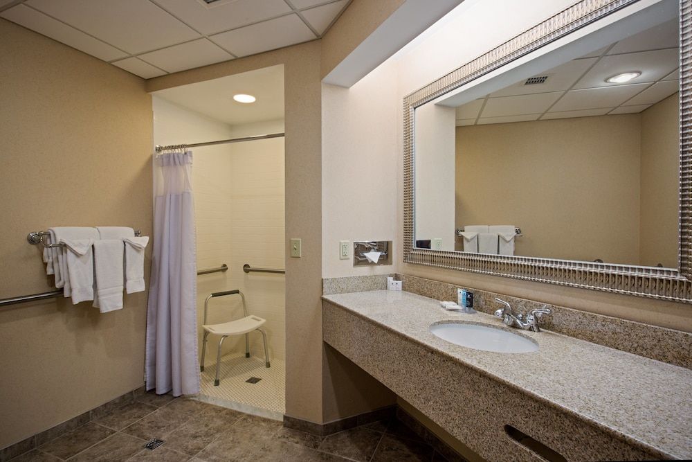 Standard Room, 2 Double Beds, Roll-in Shower (Communications)