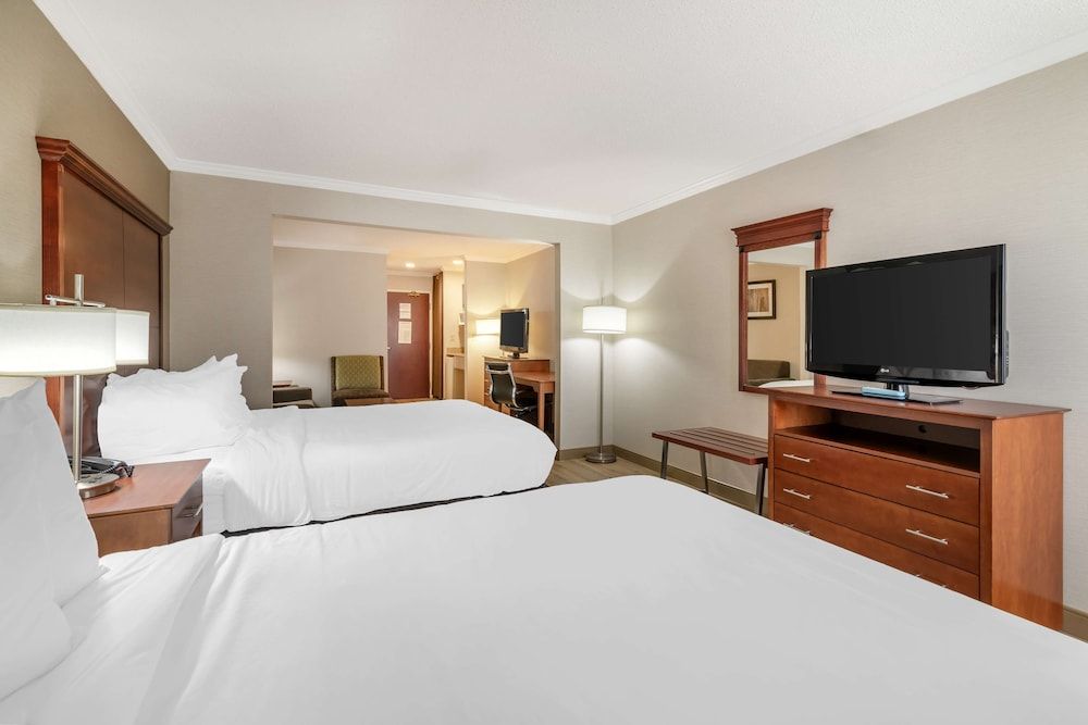 Suite, 2 Queen Beds, Non Smoking, Refrigerator & Microwave (with Sofabed)