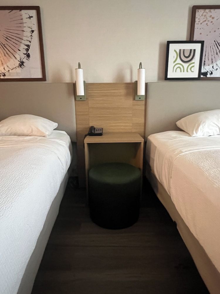 Lockport Hotel Standard Room, 2 Queen Beds 2