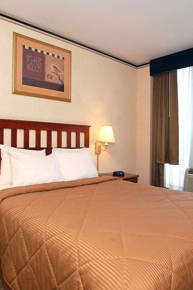 undefined Crescent Hotel 7