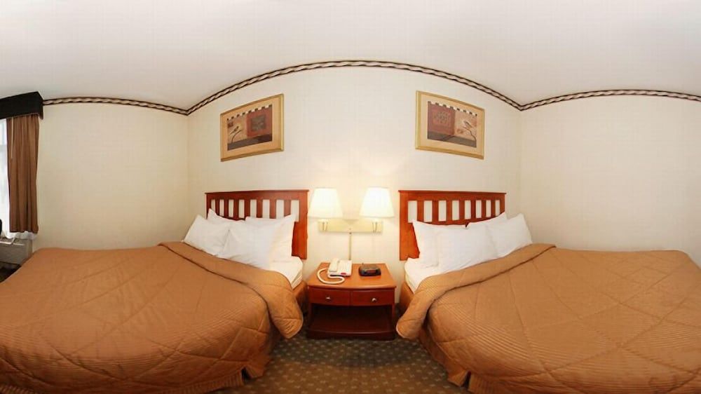 undefined Crescent Hotel 5