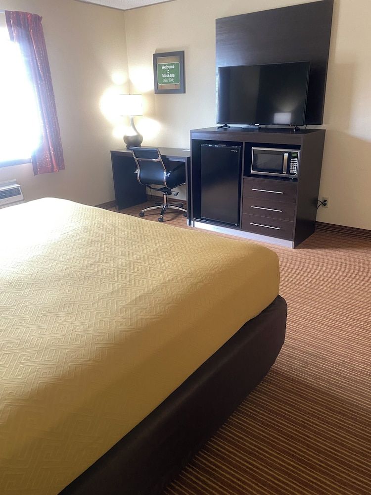 Standard Room, 1 King Bed, Non Smoking (Larger Room;with Sofabed)