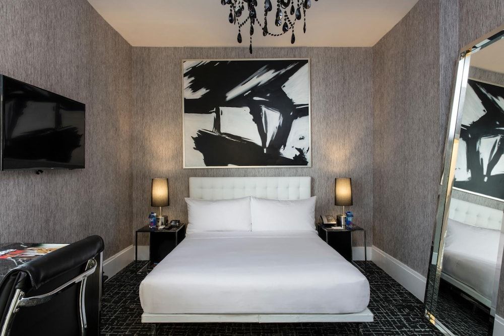 undefined Square Hotel at Times Square 4