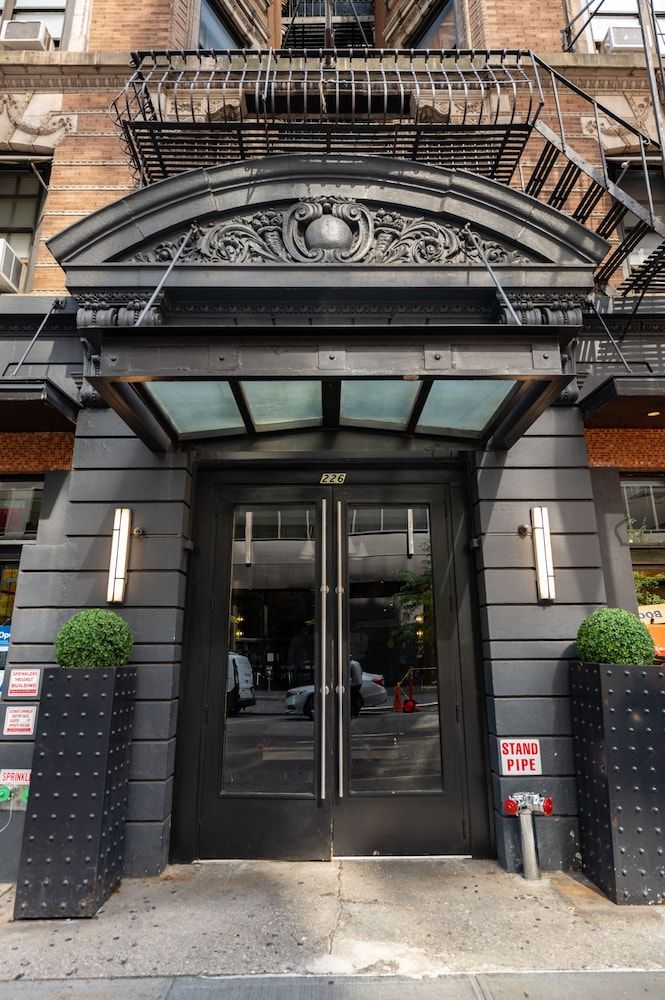 undefined Square Hotel at Times Square 8