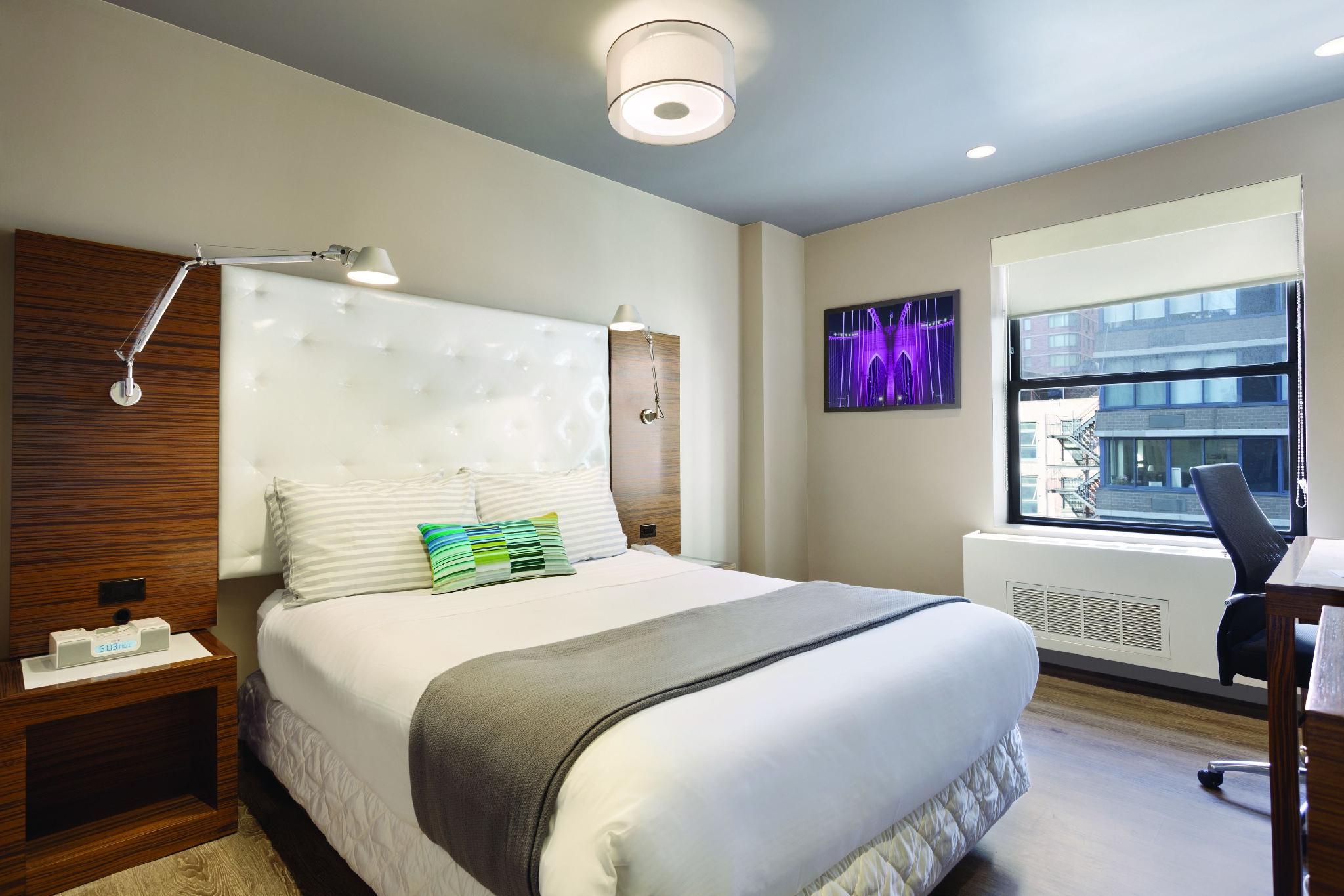 Junior Penthouse with Balcony, 1 King Bed & 1 Bunk Bed