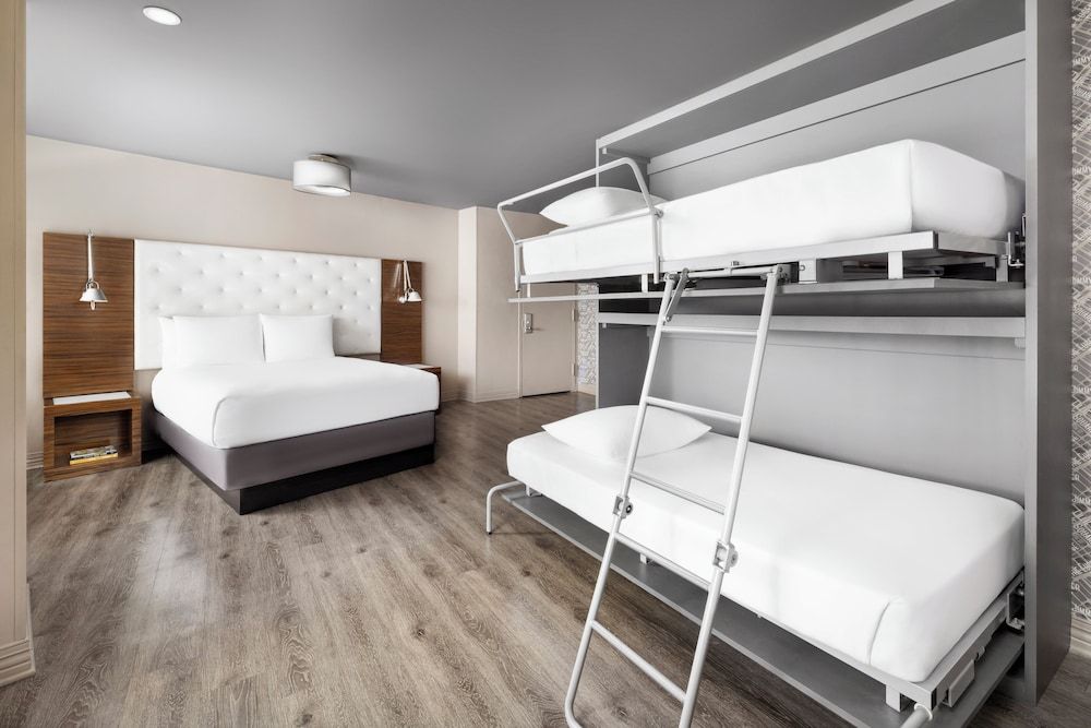 The Gallivant Times Square Room, Accessible