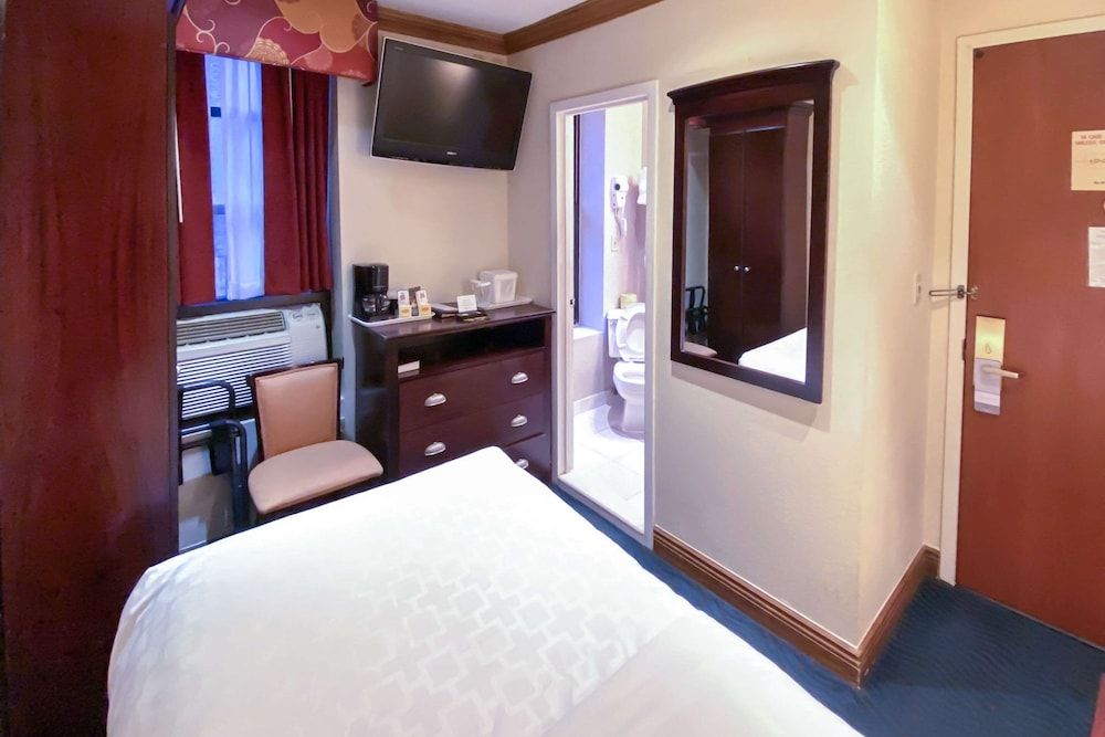 Clarion Hotel Park Avenue Standard Twin Room, 1 Twin Bed, Non Smoking 5