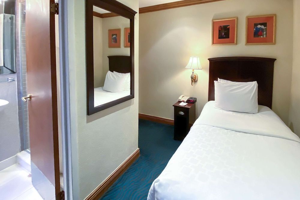 Clarion Hotel Park Avenue Standard Twin Room, 1 Twin Bed, Non Smoking 7
