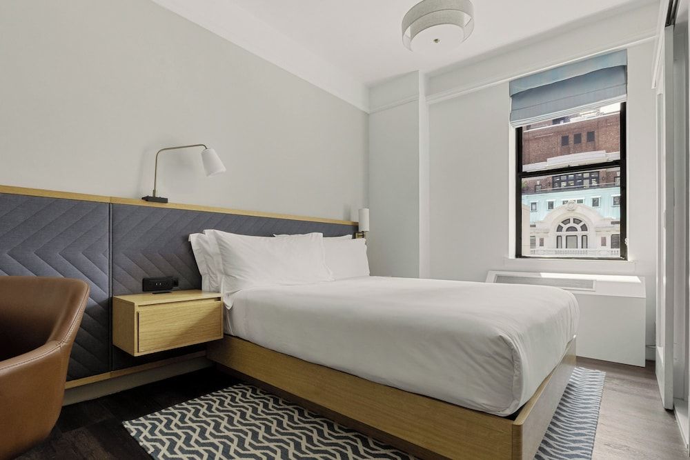 Room, 1 Queen Bed (Newly Renovated)