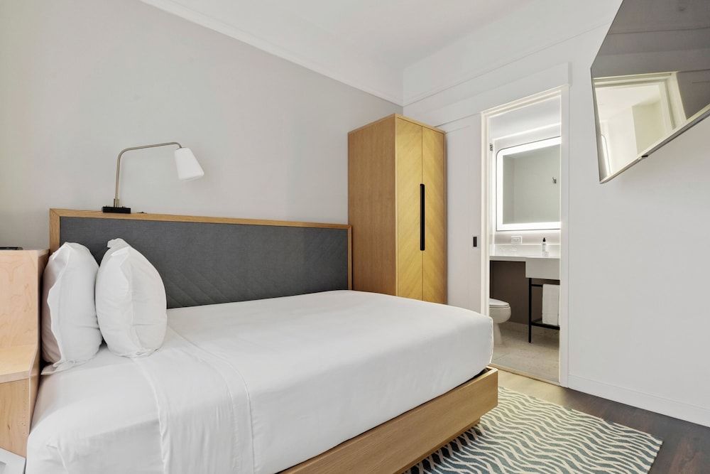Room (Newly Renovated)